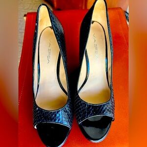 NWOT Rare Via Spiga black, snakeskin leather, peep toe, platform wedge, sx 8.5